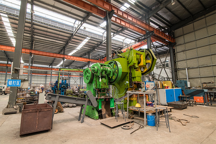 舞钢网架配件-锥头加工车间