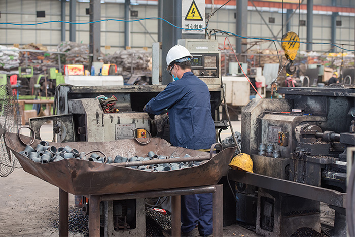 舞钢网架锥头车间